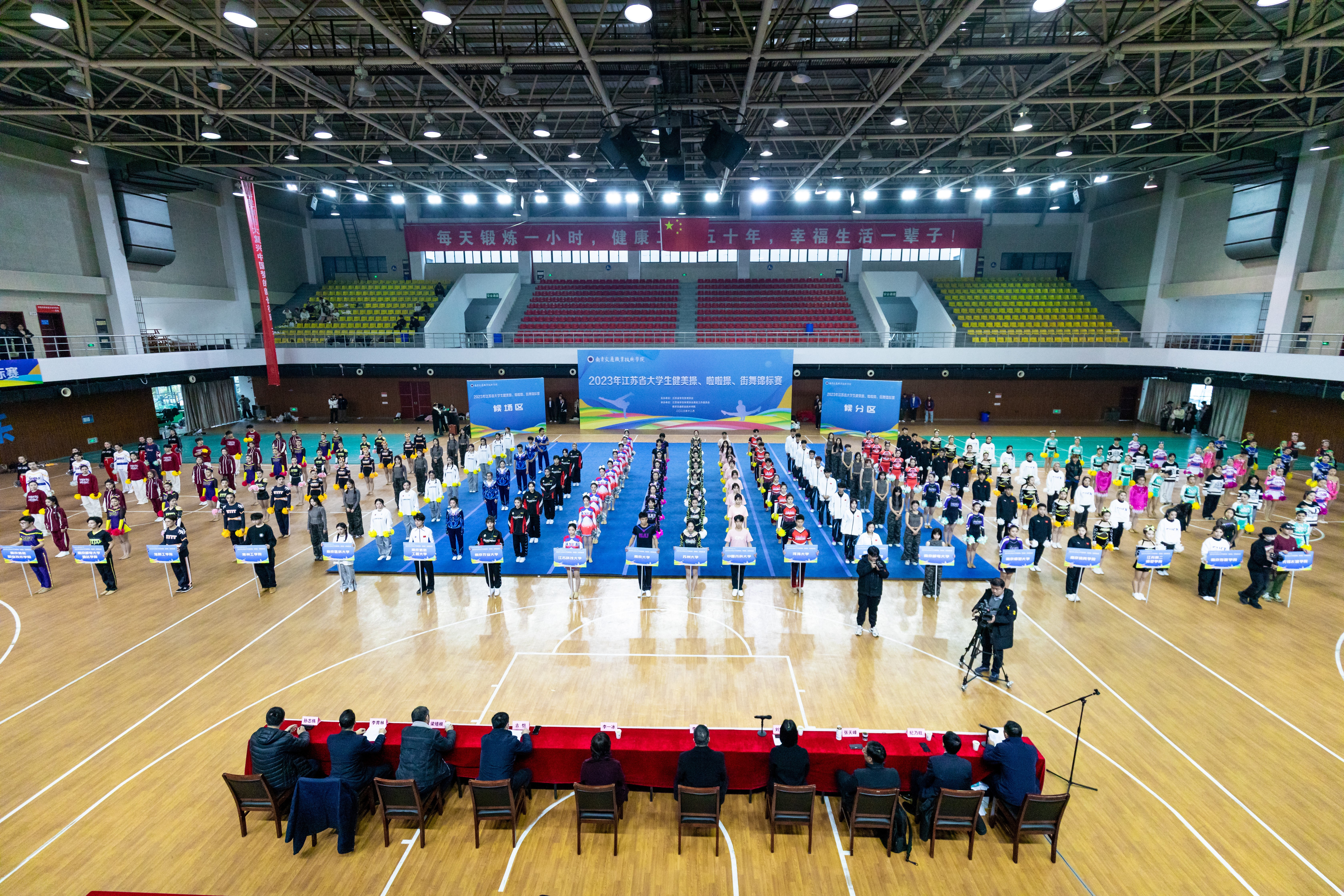 1704245987387965.jpg 432423.jpg